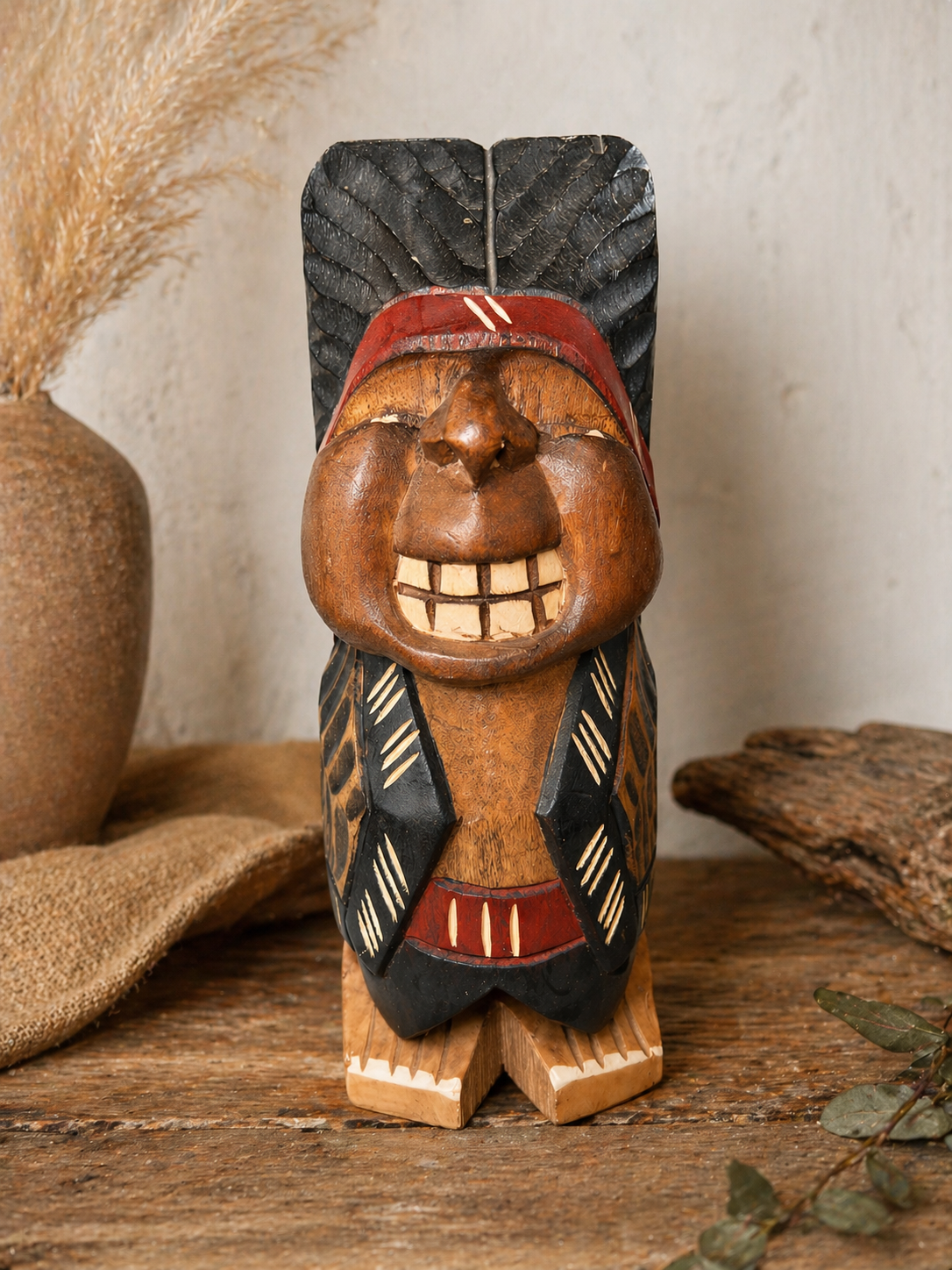 Indio Pícaro Chileno de Madera Tallada – Figura Decorativa Artesanal Tradicional de Chile - Chilena Cossas