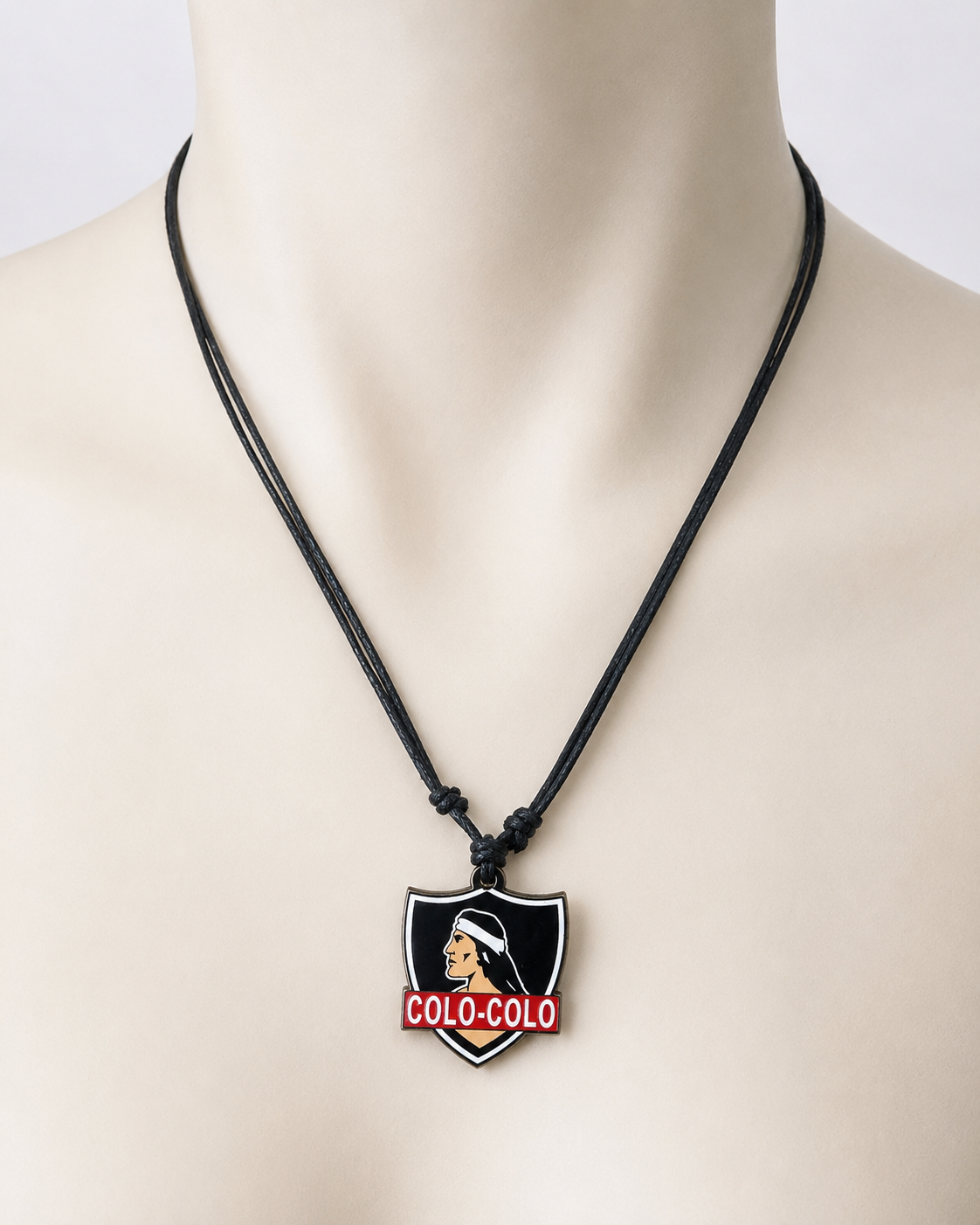 Collar Colo-Colo con Colgante