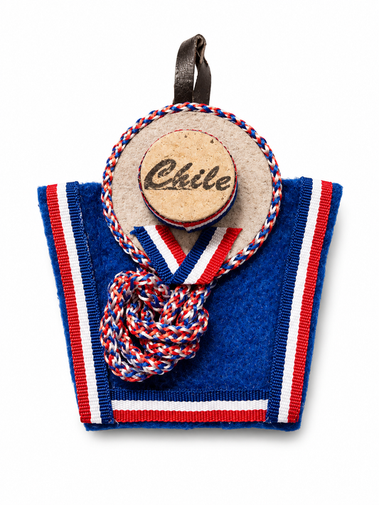 Adorno de Huaso Chileno Artesanal | Souvenir Típico de Chile para Colgar